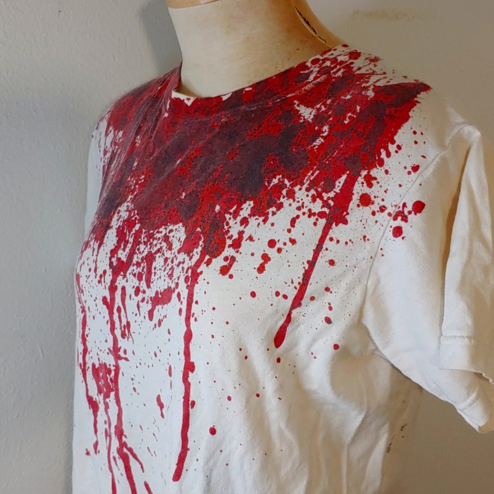 HOT TOPIC zombie Tee - Picture 2 of 4